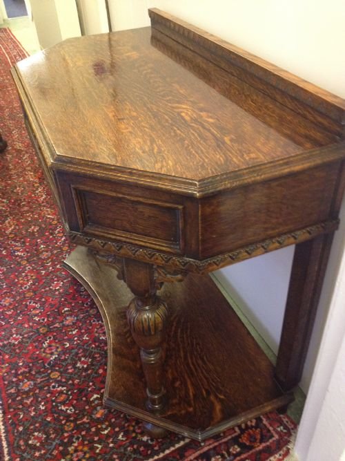 SOLID OAK HALL / TELEPHONE TABLE View III