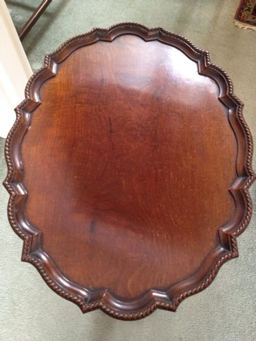 TOP QUALITY CHIPPENDALE STYLE MAHOGANY PIE CRUST OCCASIONALTABLE View II