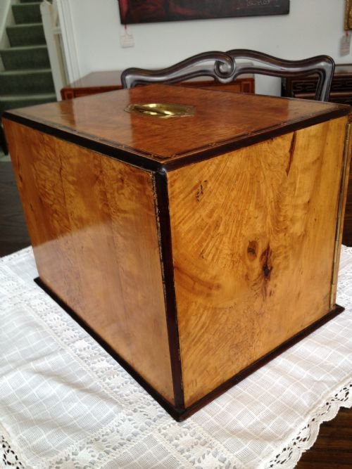 STUNNING QUALITY SATIN BIRCH CIGAR/TRINKET BOX View III