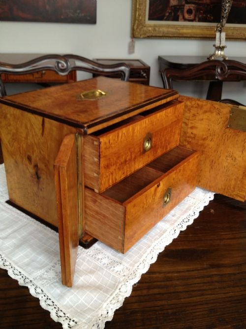 STUNNING QUALITY SATIN BIRCH CIGAR/TRINKET BOX View V