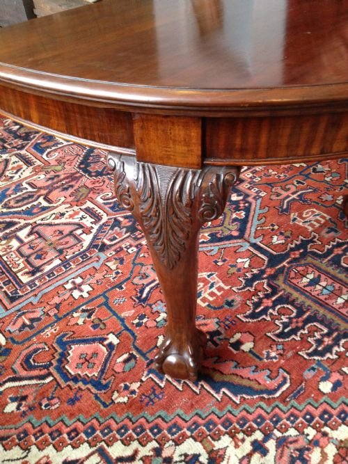 LARGE MAHOGANY EXTENDING DINING TABLE WITH 2 LEAVES View II
