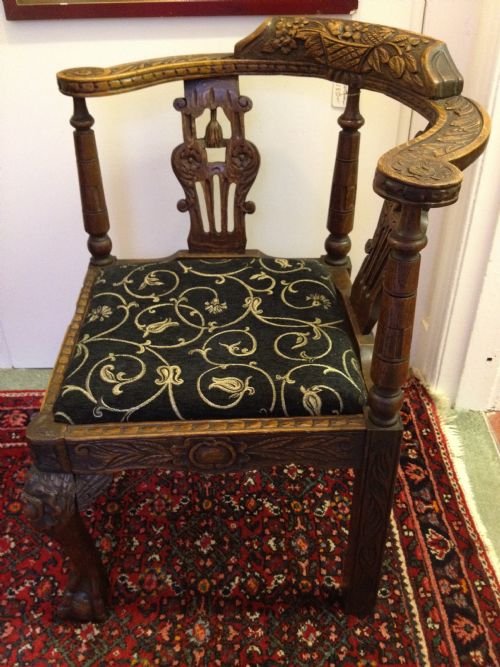 VICTORIAN CARVED OAK CORNER CHAIR View IV
