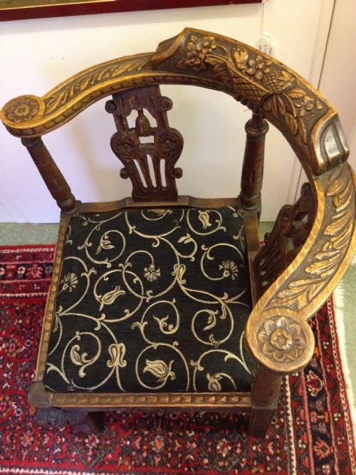 VICTORIAN CARVED OAK CORNER CHAIR View V
