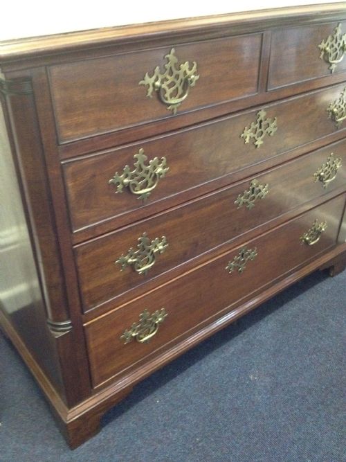 fig 1. SMALL MID 18TH CENTURY MAHOGANY CHEST OF DRAWERS