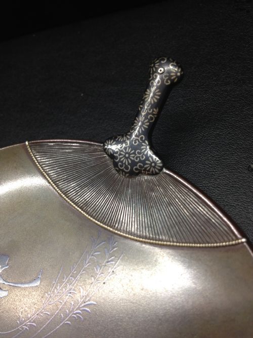STUNNING JAPANESE GOLD AND SILVER INLAID BRONZE DISH MEIJI PERIOD 1868-1912 View III