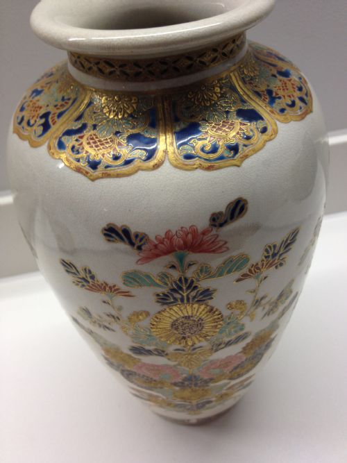 LARGE JAPANESE IMPERIAL SATSUMA VASE MEIJI PERIOD 1868-1912 View II