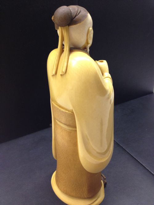 STUNNING QUALITY JAPANESE STAINED IVORY OKIMONO FIGURE View III