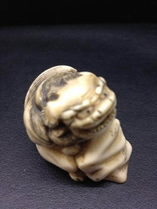 SUPERB JAPANESE STAG ANTLER NETSUKE SHI SHI MEIJI PERIOD 1868-1912 View IV
