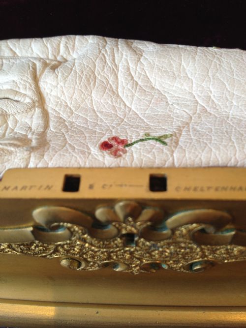 SUPER QUALITY GILDED ORMOLU GLOVE BOX View III