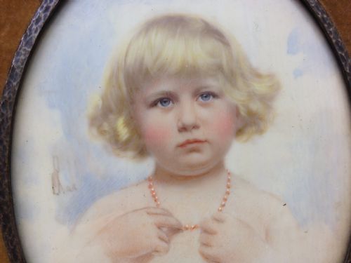 fig 1. VICTORIAN PORTRAIT MINIATURE BEAUTIFUL GIRL