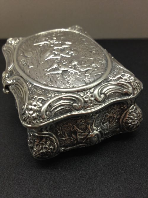 VICTORIAN SILVER SNUFF BOX 1872 View IV