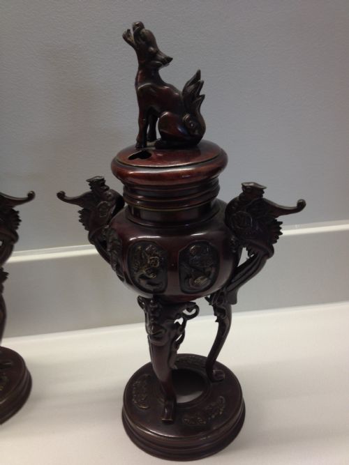 SUPERB PAIR OF JAPANESE BRONZE CENSORS WITH COVERS MEIJI PERIOD 1868-1912 View II