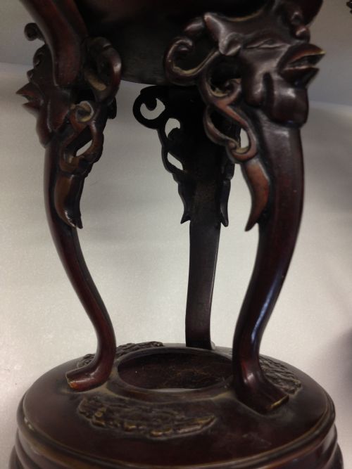SUPERB PAIR OF JAPANESE BRONZE CENSORS WITH COVERS MEIJI PERIOD 1868-1912 View VIII