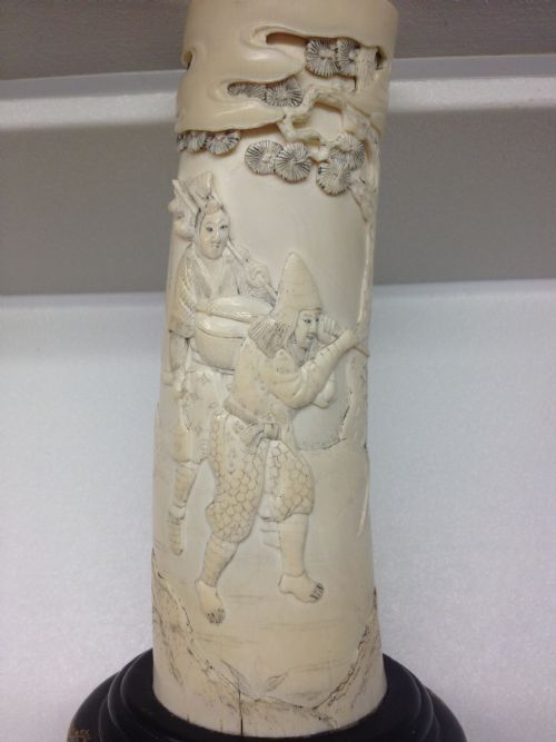 SUPER JAPANESE IVORY TUSK VASE ON LAQUER BASE MEIJI PERIOD 1868-1912 View VIII