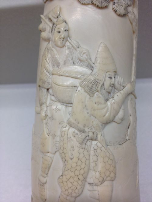 SUPER JAPANESE IVORY TUSK VASE ON LAQUER BASE MEIJI PERIOD 1868-1912 View XI