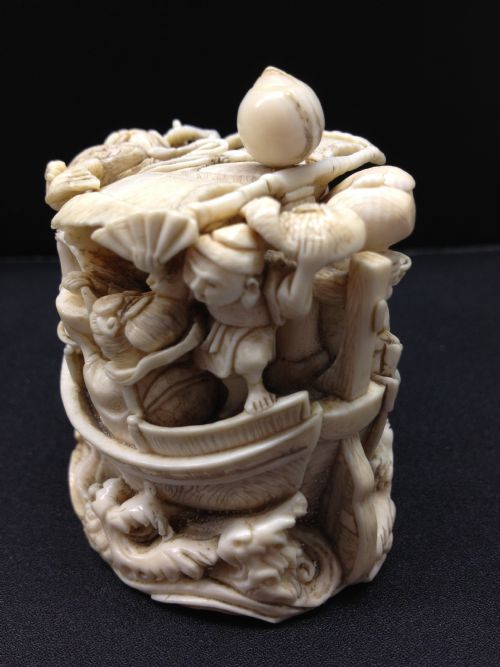 MAGNIFICENT JAPANESE IVORY OKIMONO DRAGON BOAT MEIJI PERIOD 1868-1912 View III