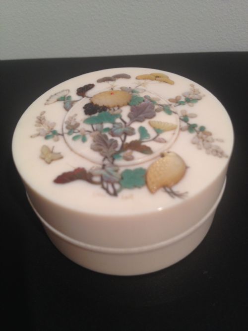 FABULOUS QUALITY SHIBAYAMA IVORY BOX AND COVER MEIJI PERIOD View II