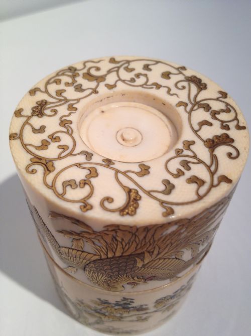 fig 1. STUNNING JAPANESE LACQUER & IVORY LIDDED BOX MEIJI