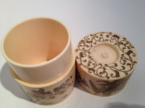 STUNNING JAPANESE LACQUER & IVORY LIDDED BOX MEIJI View X