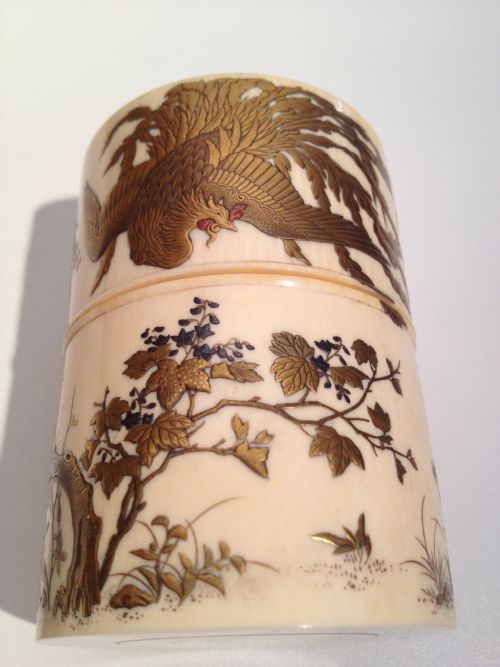 STUNNING JAPANESE LACQUER & IVORY LIDDED BOX MEIJI View XI