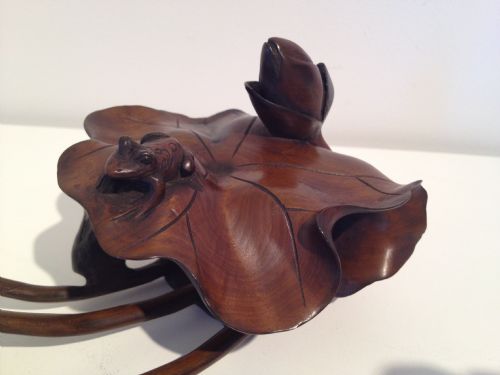 fig 1. FINELY CARVED CHINESE WOODEN RYUI SCEPTRE WITH TOAD