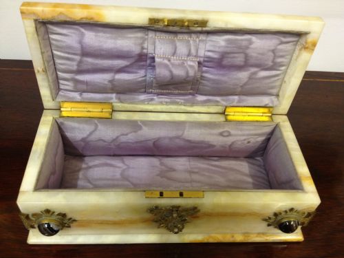 GREAT VICTORIAN MARBLE GLOVE BOX INSET CABACHONS View IV