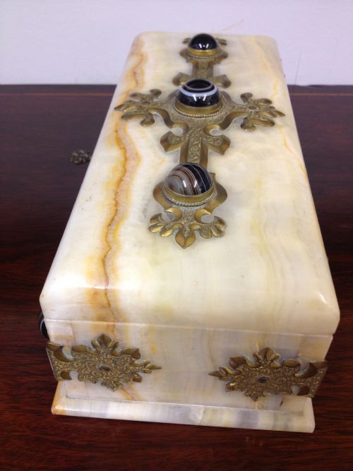 GREAT VICTORIAN MARBLE GLOVE BOX INSET CABACHONS View VII