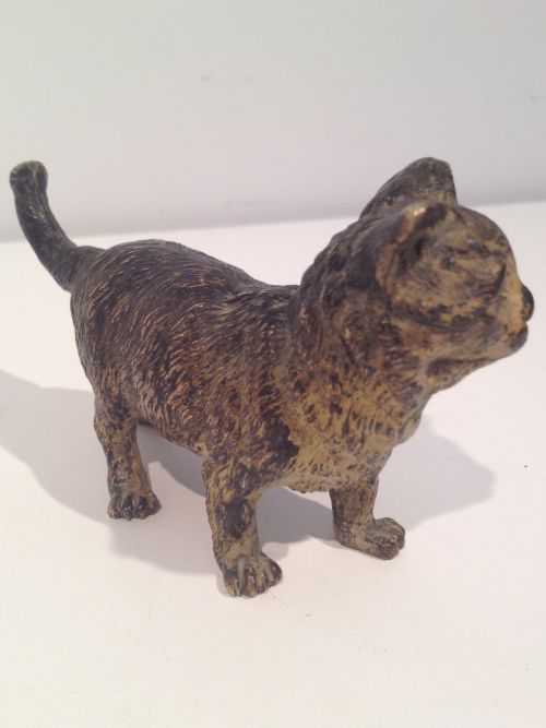 19TH C AUSTRIAN COLD PAINTED BRONZE CAT GESHUTZT View II