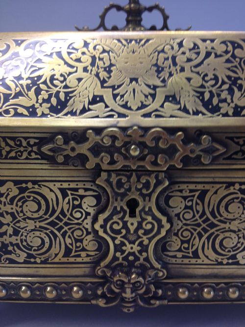 SUPERB QUALITY 19TH CENTURY BRASS BOULLE CASKET View VII