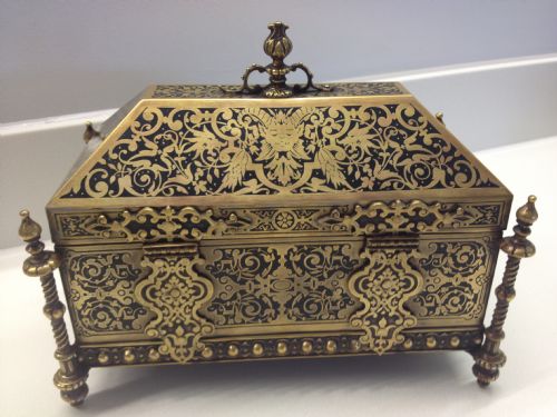 SUPERB QUALITY 19TH CENTURY BRASS BOULLE CASKET View IV