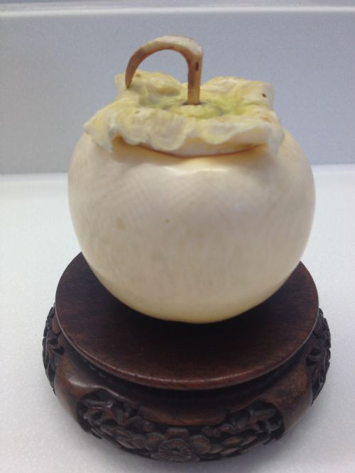 Exceptional Quality Japanese Ivory Persimmon Fruit Lidded Box