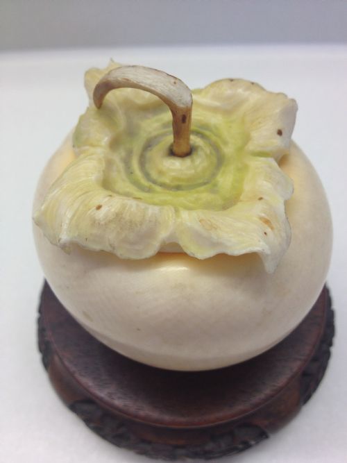 EXCEPTIONAL QUALITY JAPANESE IVORY PERSIMMON FRUIT LIDDED BOX View III
