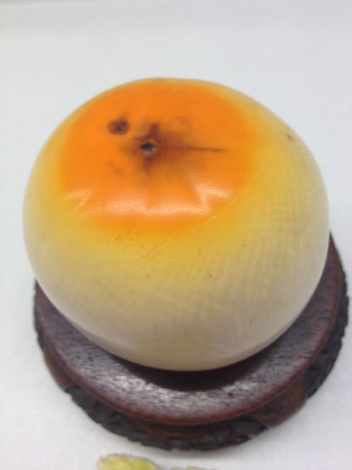 EXCEPTIONAL QUALITY JAPANESE IVORY PERSIMMON FRUIT LIDDED BOX View VI