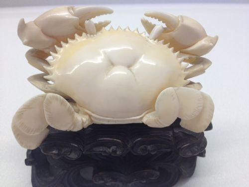 JAPANESE IVORY CRAB OKIMONO ON STAND MEIJI PERIOD View V