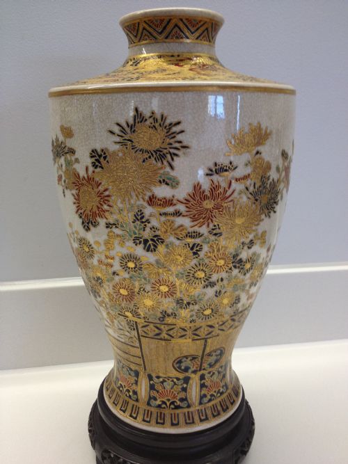 Superb Large Japanese Imperial Satsuma Vase Dragons