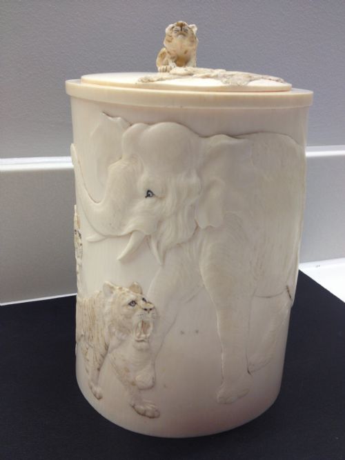 Superb Large Japanese Ivory Tusk Vase Elephants & Tigers Meiji Period