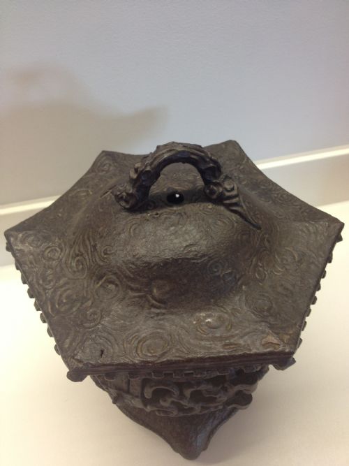 fig 1. LARGE HEAVY JAPANESE IRON LANTERN EDO PERIOD