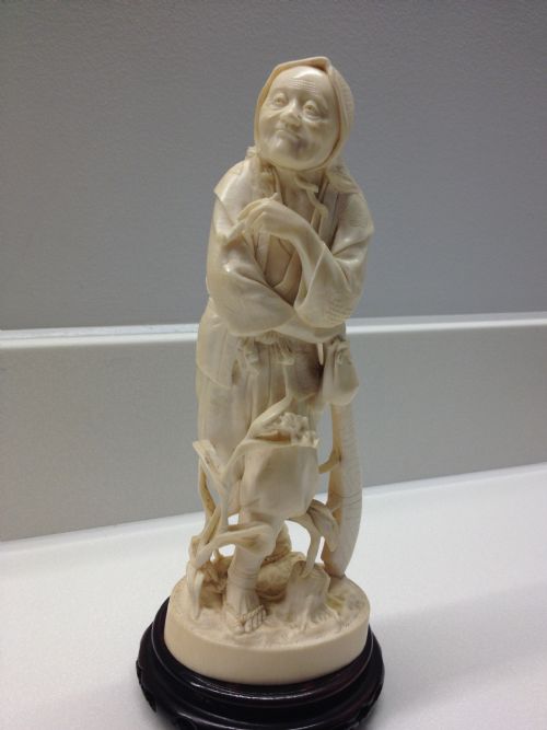 Fine Quality Japanese Ivory Okimono Hunter - Red Seal Meiji Period