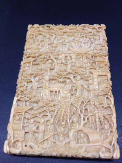 fig 1. FINE QUALITY CHINESE CANTONESE IVORY CARD CASE