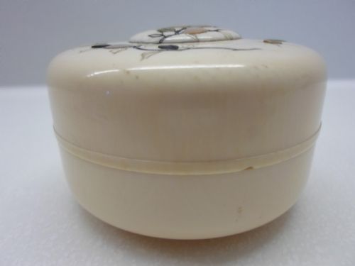 fig 1. JAPANESE IVORY SHIBAYAMA LIDDED BOX MEIJI PERIOD