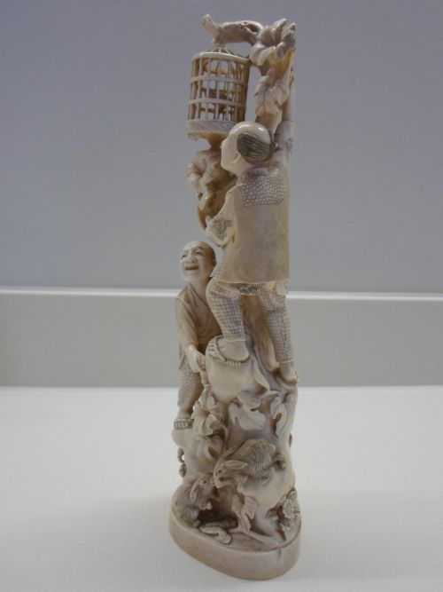 fig 1. LARGE FINE QUALITY ONE PIECE JAPANESE IVORY OKIMONO