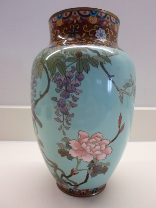 fig 1. LARGE DECORATIVE JAPANESE CLOISONNE VASE MEIJI PERIOD