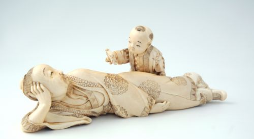 fig 1. GREAT JAPANESE IVORY OKIMONO FATHER AND SON MEIJI PERIOD