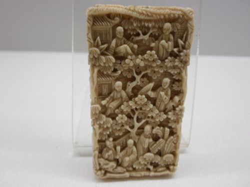 fig 1. FINE QUALITY CHINESE CANTONESE IVORY CARD CASE