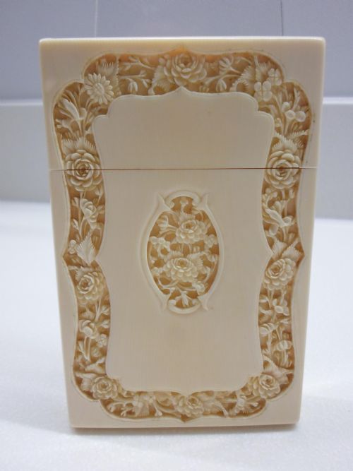 fig 1. FABULOUS QUALITY 19TH CENTURY CHINESE IVORY CARD CASE