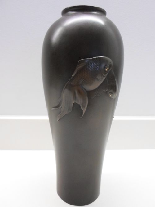 fig 1. LARGE JAPANESE BRONZE FIGHTING FISH VASE BY CHIKATOSHI