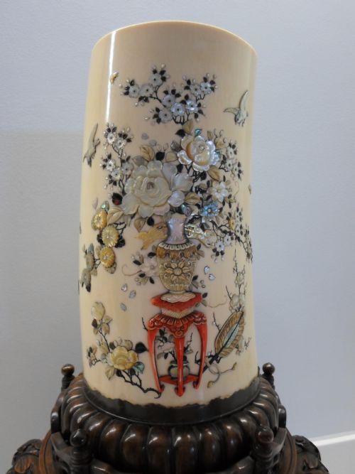 fig 1. STUNNING LARGE JAPANESE SHIBAYAMA IVORY TUSK VASE ON STAND