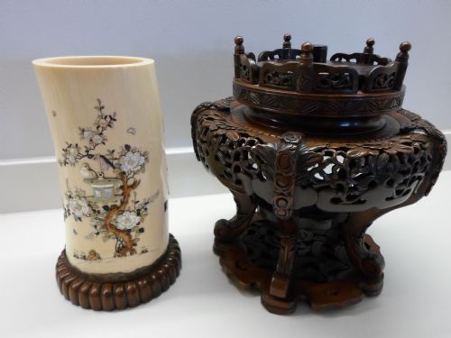fig 2. STUNNING LARGE JAPANESE SHIBAYAMA IVORY TUSK VASE ON STAND
