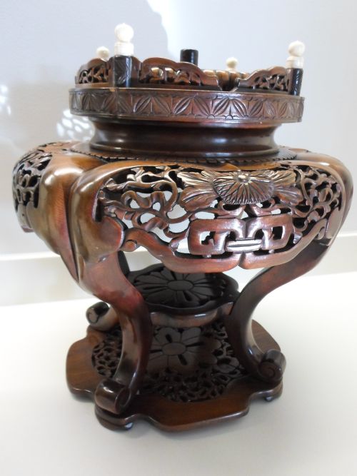 fig 4. STUNNING HUGE JAPANESE SHIBAYAMA IVORY TUSK VASE ON STAND