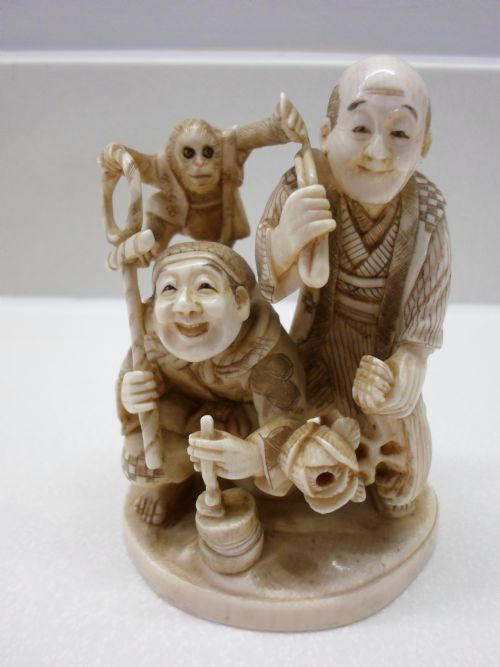 Comical Japanese One Piece Ivory Group Monkey Trainers
